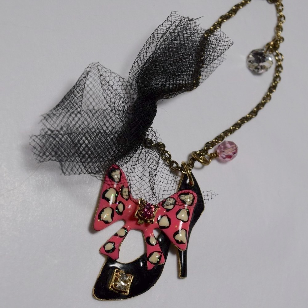 LUNCH AT THE RITZ (LATR) Shoe and Bow Necklace